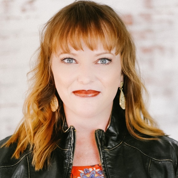 Meet your Posher, Karen - Picture 2 of 2